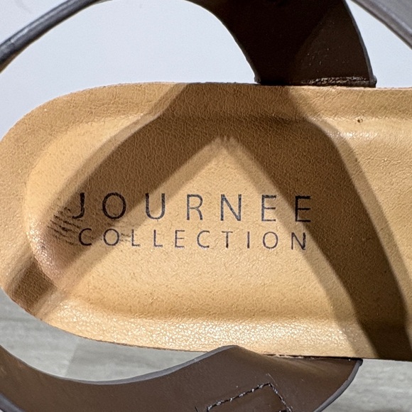 Journee Collection Vegan Leather Brown Strappy Platform Sandals NWOT Size 9 - Picture 5 of 9